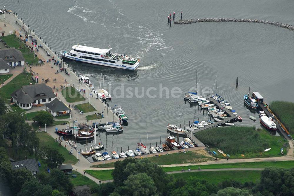 Luftaufnahme Kloster - Der Hafen von Kloster auf Hiddensee