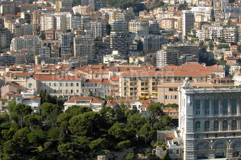 MONACO aus der Vogelperspektive: Der Hafen am Quai des Etats-Unis im Stadtteil La Condamine von Monaco