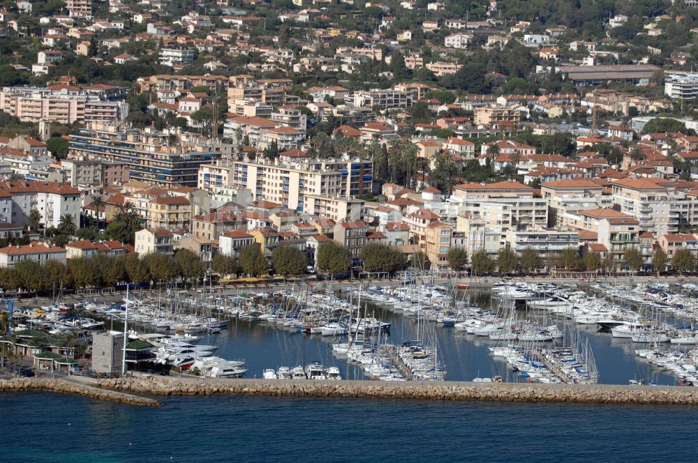 Luftaufnahme Vallauris - Der Hafen im Stadtteil Golfe-Juan in Vallauris