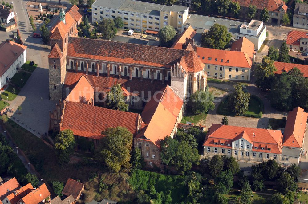 Luftbild Havelberg - Der Havelberger Domkomplex liegt an der Straße der Romanik, die durch Sachsen-Anhalt führt