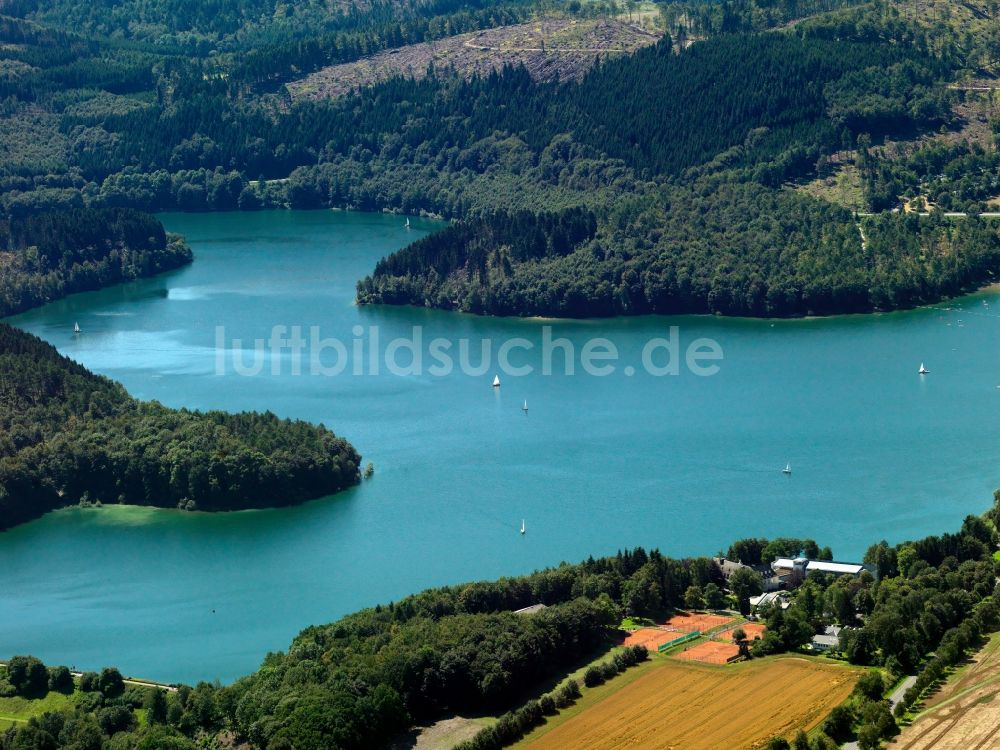 Hennesee aus der Vogelperspektive: Der Hennesee im Sauerland im Bundesland Nordrhein-Westfalen