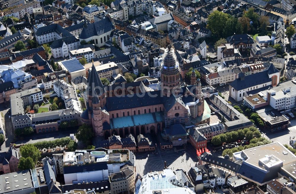 Luftaufnahme Mainz - Der Hohe Dom zu Mainz im Bundesland Rheinland-Pfalz