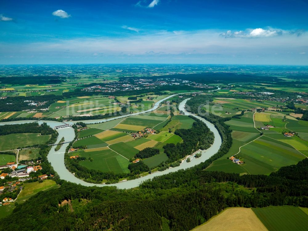 Luftaufnahme Jettenbach - Der Inn und der Innkanal in der Gemeinde Jettenbach im Bundesland Bayern