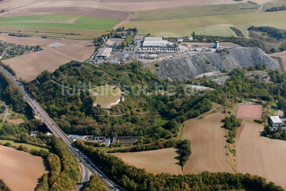 Luftaufnahme Mayen - Der Katzenberg und die Römerwarte in Mayen im Bundesland Rheinland-Pfalz