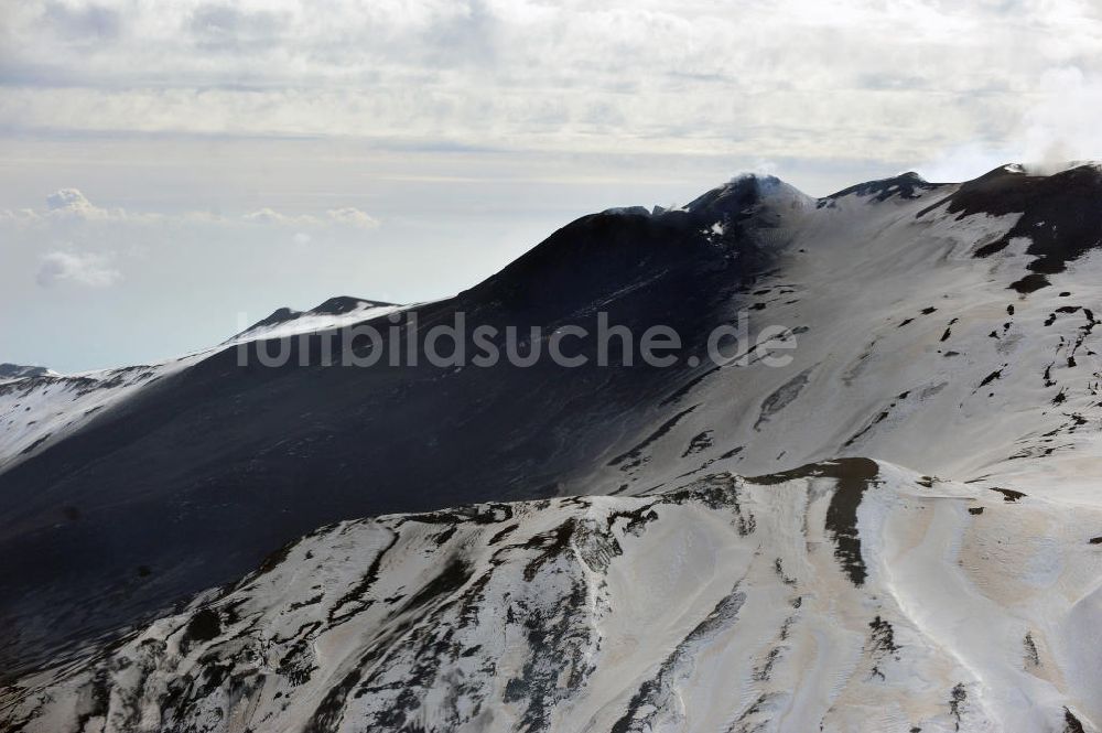 Luftbild Atna - Der Krater des Vulkan Ätna auf Sizilien in Italien