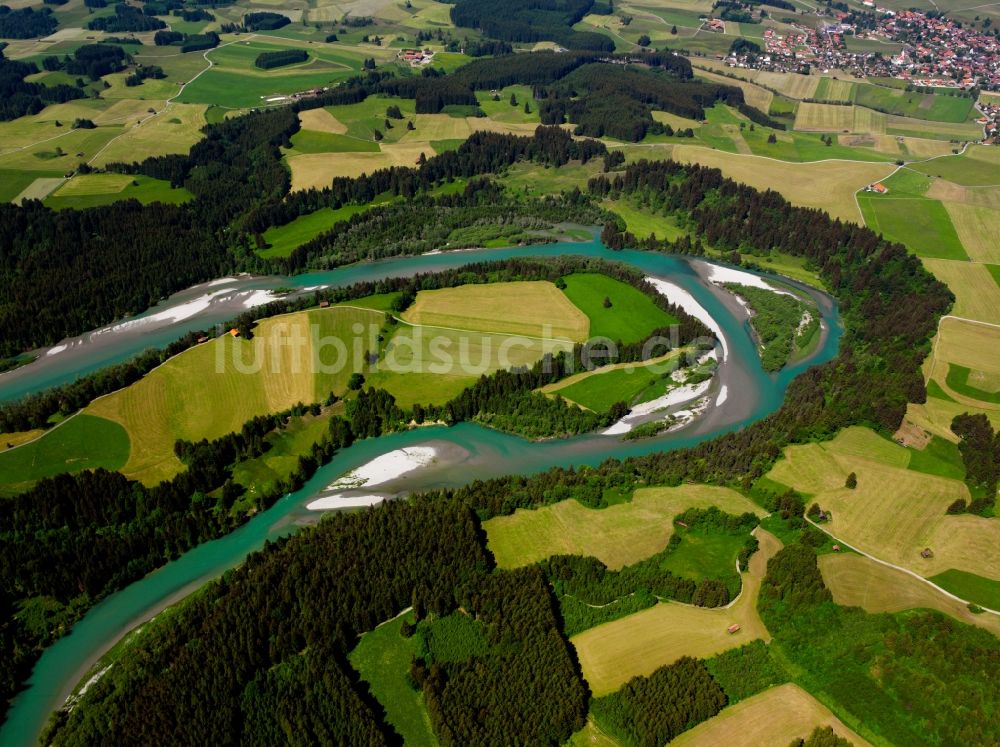 Burggen aus der Vogelperspektive: Der Lech in der oberbayerischen Gemeinde Burggen im Landkreis Weilheim-Schongau im Bundesland Bayern