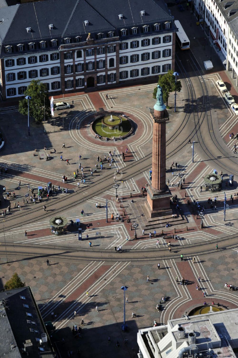 Darmstadt aus der Vogelperspektive: Der Luisenplatz in Darmstadt, Hessen