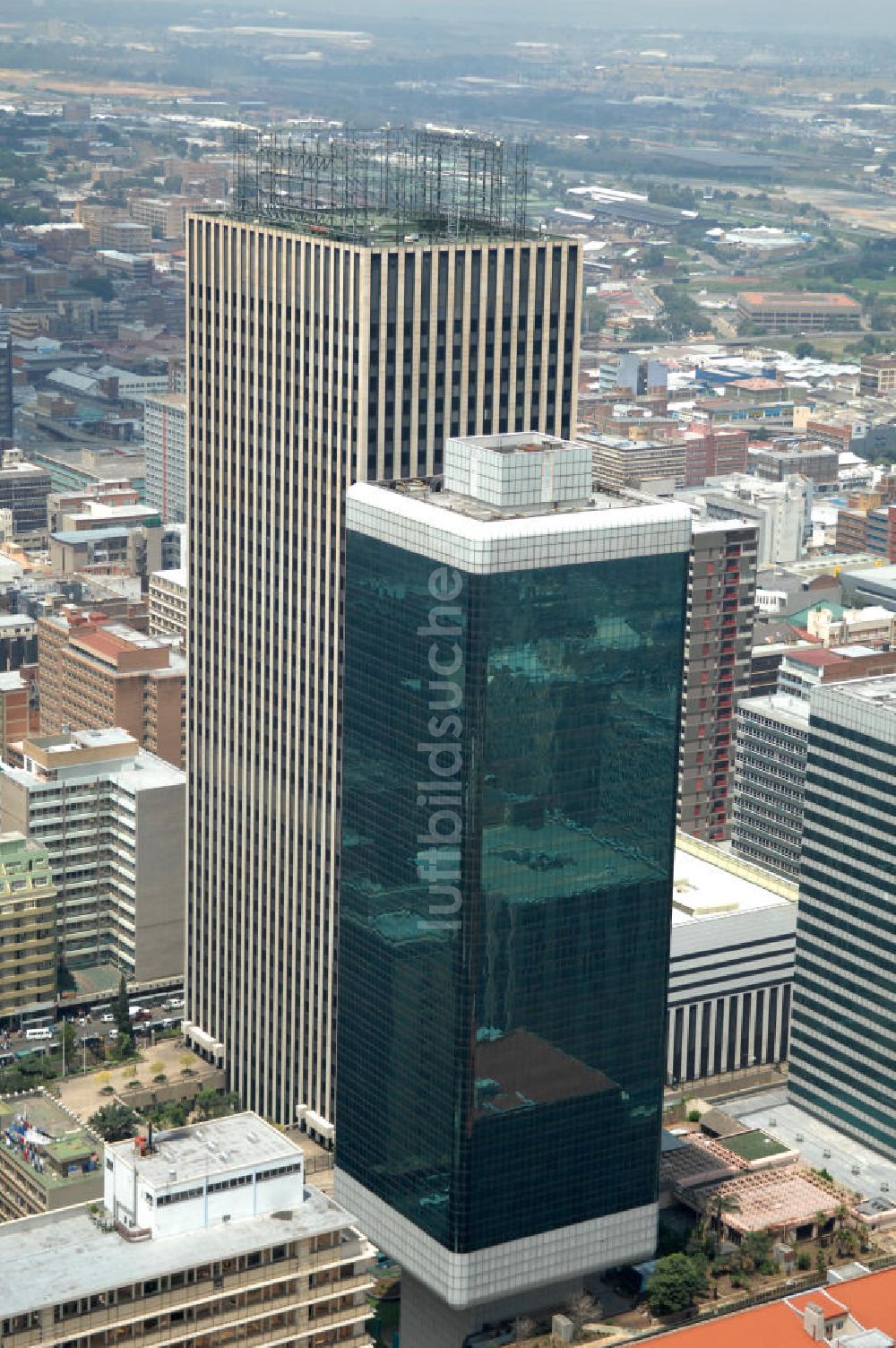 Luftaufnahme JOHANNESBURG - Der Marble Tower und das ehemalige KwaDukuza eGoli Hotel in Johannesburg