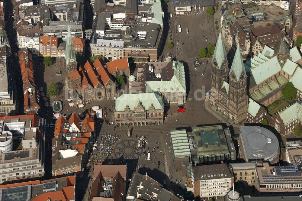 Luftbild Bremen - Der Marktplatz in der Innenstadt von Bremen