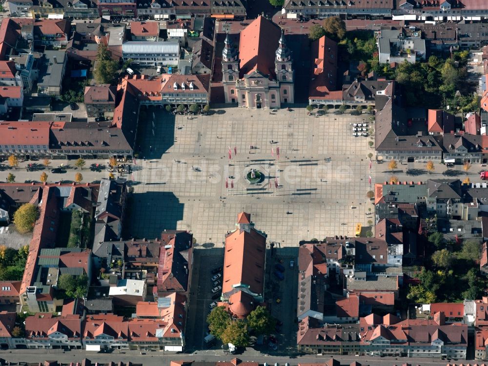 Ludwigsburg von oben - Der Marktplatz von Ludwigsburg im Bundesland Baden-Württemberg