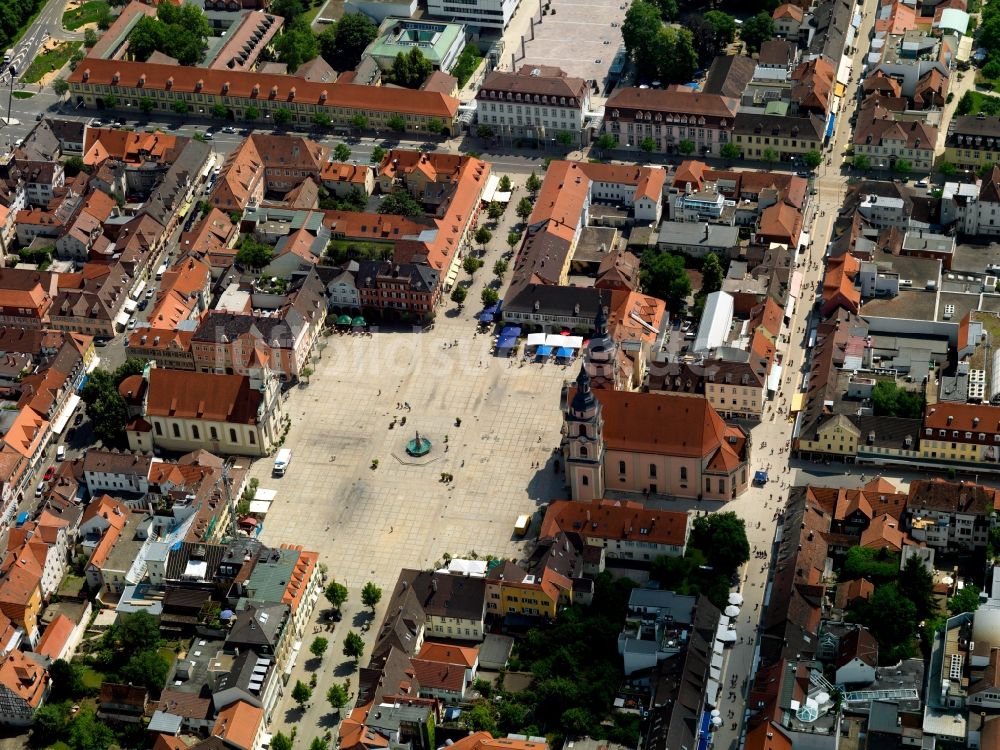 Ludwigsburg von oben - Der Marktplatz von Ludwigsburg im Bundesland Baden-Württemberg