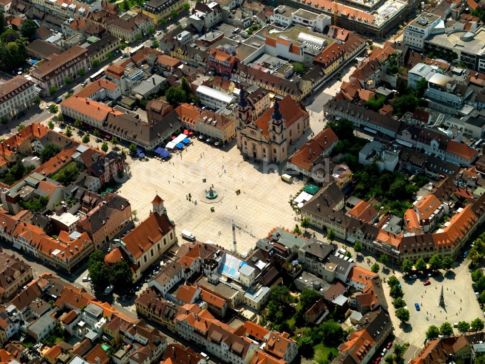 Ludwigsburg aus der Vogelperspektive: Der Marktplatz von Ludwigsburg im Bundesland Baden-Württemberg