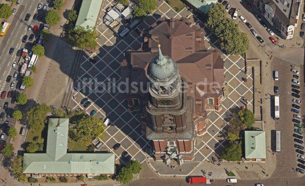 Luftbild Hamburg - Der Michel, die Kirche Sankt Michaelis in Hamburg