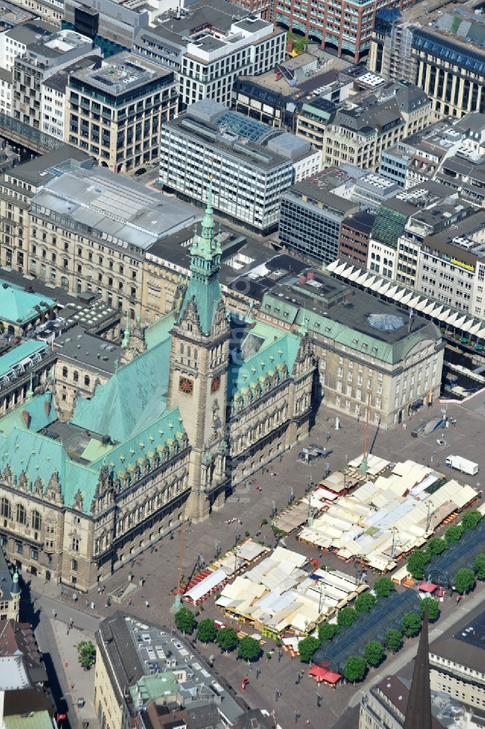 Luftaufnahme Hamburg - Der Michel, die Kirche Sankt Michaelis in Hamburg