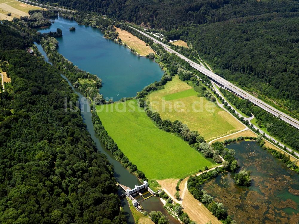 Luftaufnahme Kirchentellinsfurt - Der Neckarkanal und die Staustufe in der Gemeinde Kirchentellinsfurt im Bundesland Baden-Württemberg