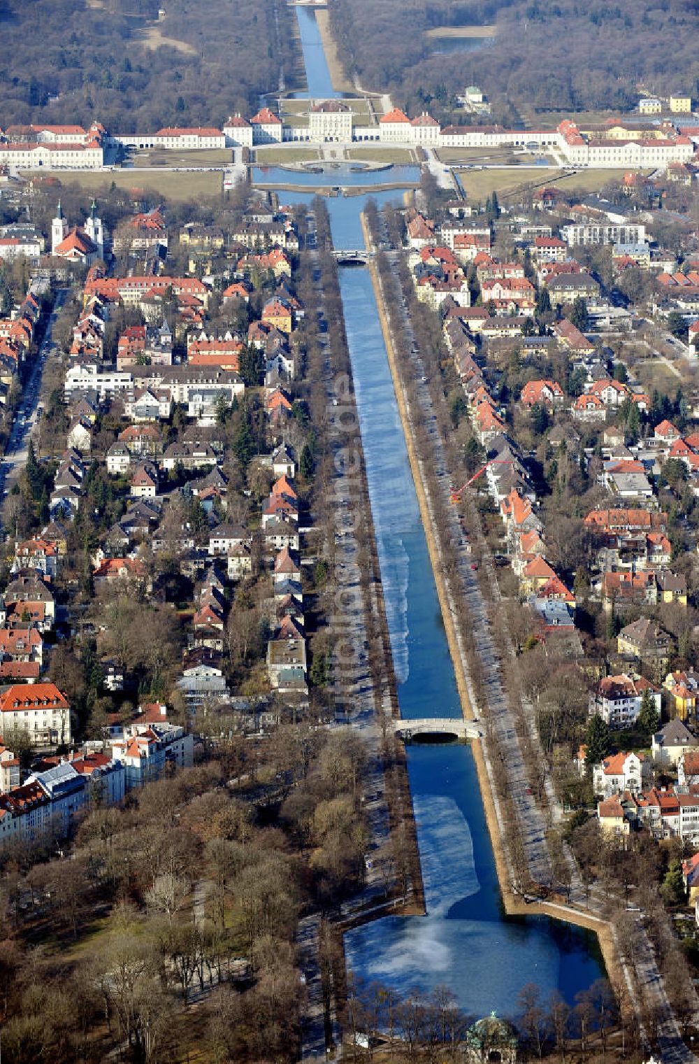 München von oben - Der Nymphenburger Kanal in München