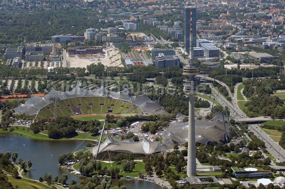 München aus der Vogelperspektive: Der Olympiapark befindet sich auf dem Oberwiesenfeld