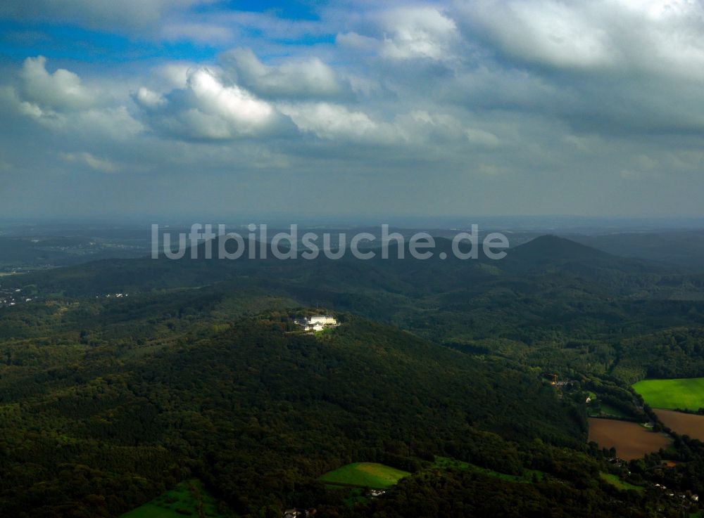 Königswinter von oben - Der Petersberg im Siebengebirge im Bundesland Nordrhein-Westfalen