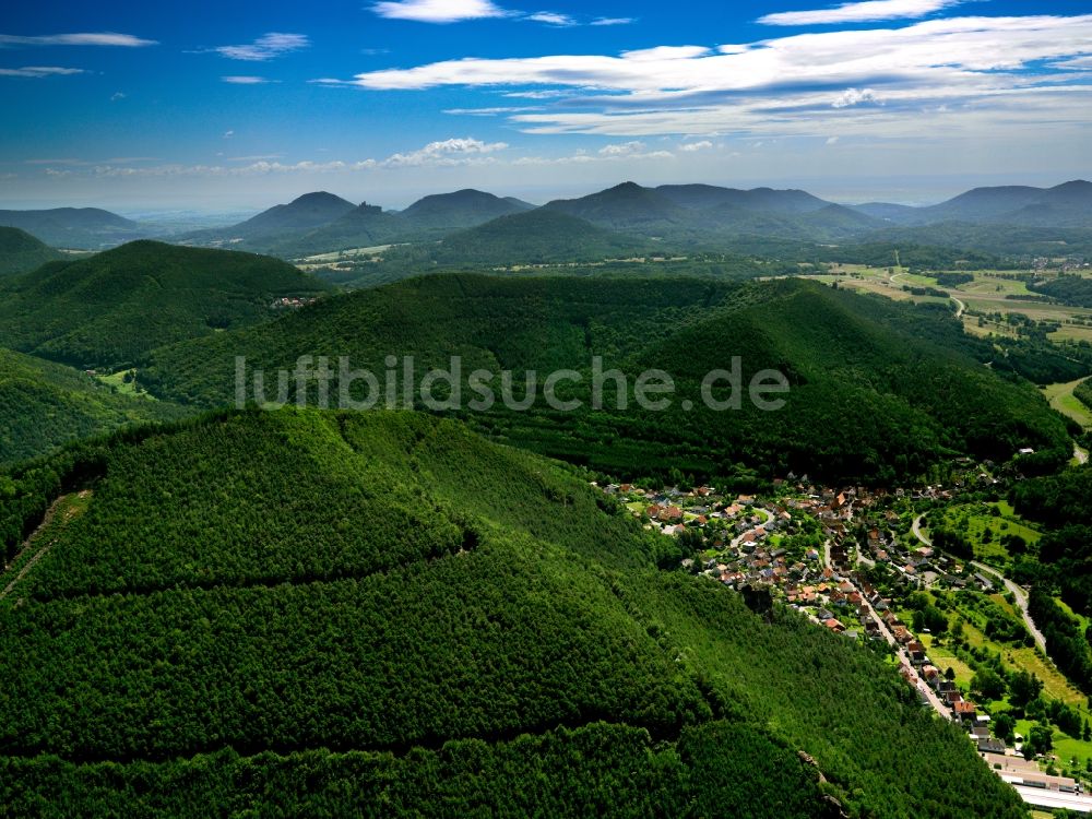 Luftaufnahme Hauenstein - Der Pfälzerwald beim Luftkurort Hauenstein im Bundesland Rheinland-Pfalz