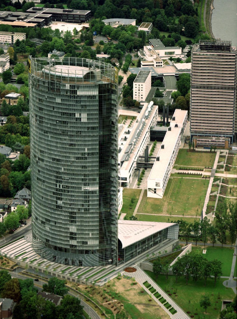 BONN von oben - Der Post Tower in der Bundesstadt Bonn