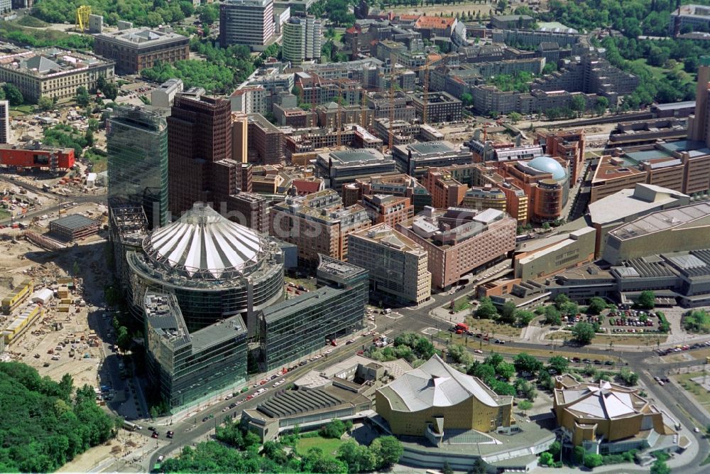 Luftbild Berlin - Der Potsdamer Platz in Berlin-Mitte