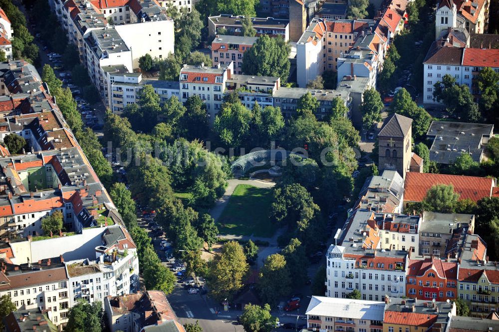 Luftaufnahme Berlin Neukölln - Der Reuterplatz an der Reuterstraße und Nansenstraße in Berlin-Neukölln