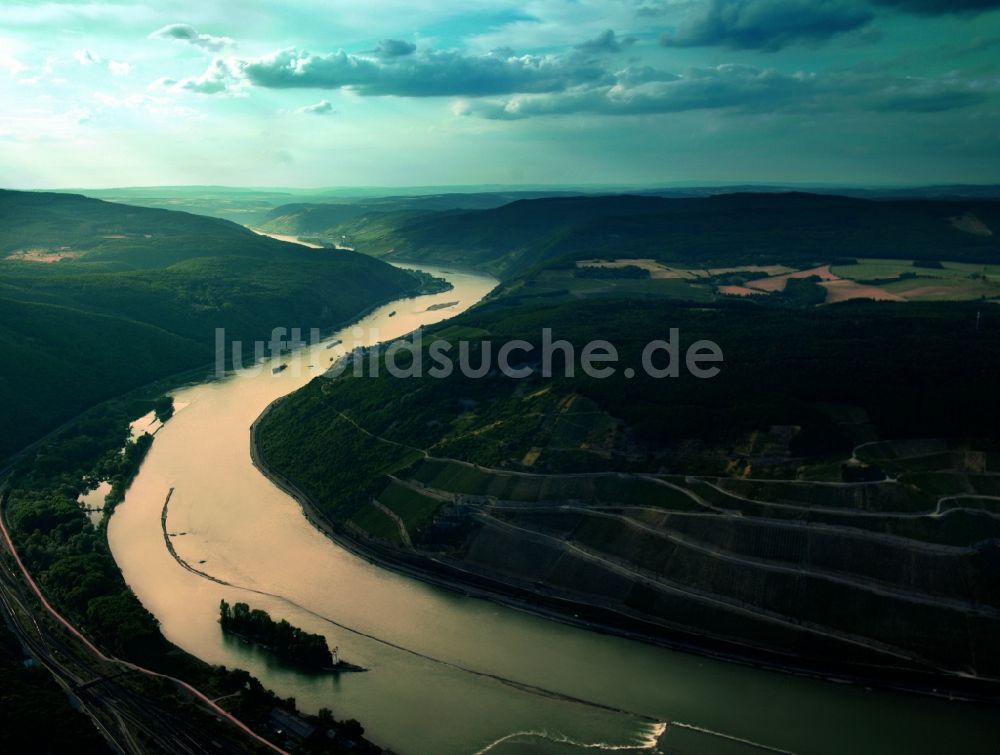 Luftaufnahme Rüdesheim am Rhein - Der Rhein im Stadtteil Assmannshausen in Rüdesheim am Rhein im Bundesland Hessen