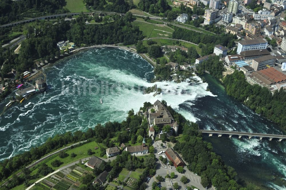 Luftaufnahme Schaffhaussen - Der Rheinfall bei Schaffhausen in der Schweiz