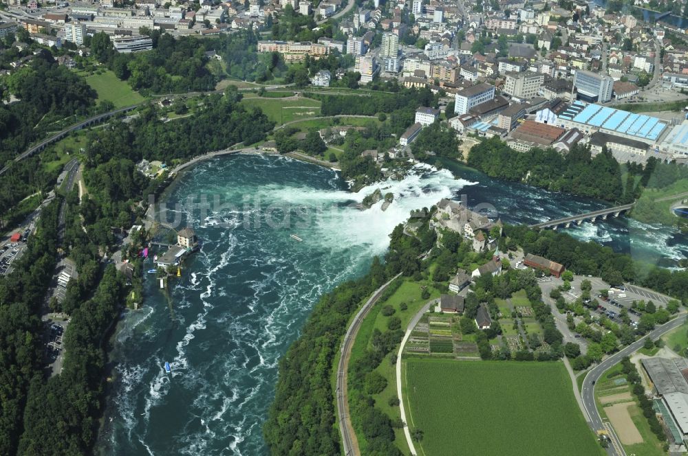 Schaffhaussen von oben - Der Rheinfall bei Schaffhausen in der Schweiz