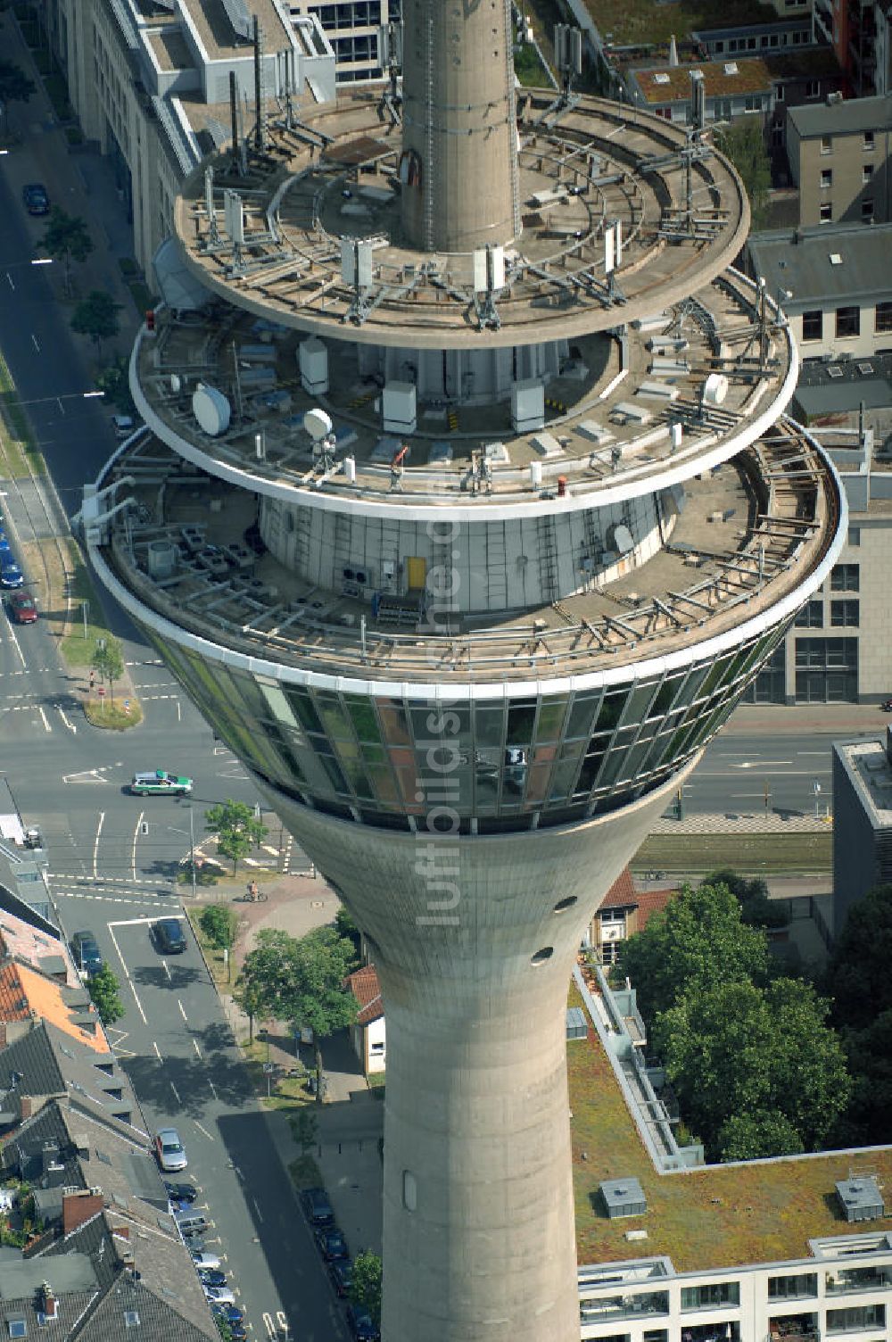 Luftaufnahme Düsseldorf - Der Rheinturm - Fernsehturm in Düsseldorf