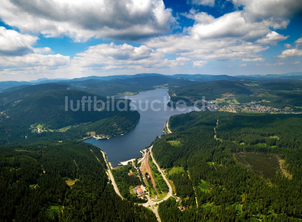 Schluchsee von oben - Der Schluchsee in der Gemeinde Schluchsee im Landkreis Breisgau-Hochschwarzwald in Baden-Württemberg