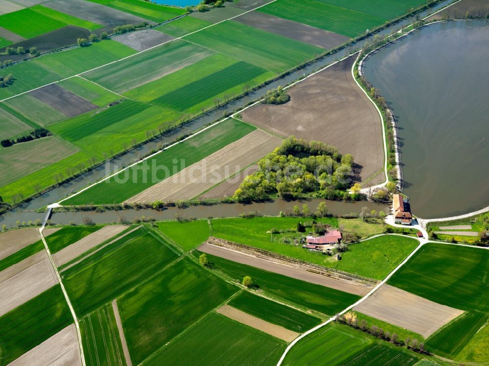 Öpfingen aus der Vogelperspektive: Der Stausee und die Kraftwerke in Öpfingen im Bundesland Baden-Württemberg