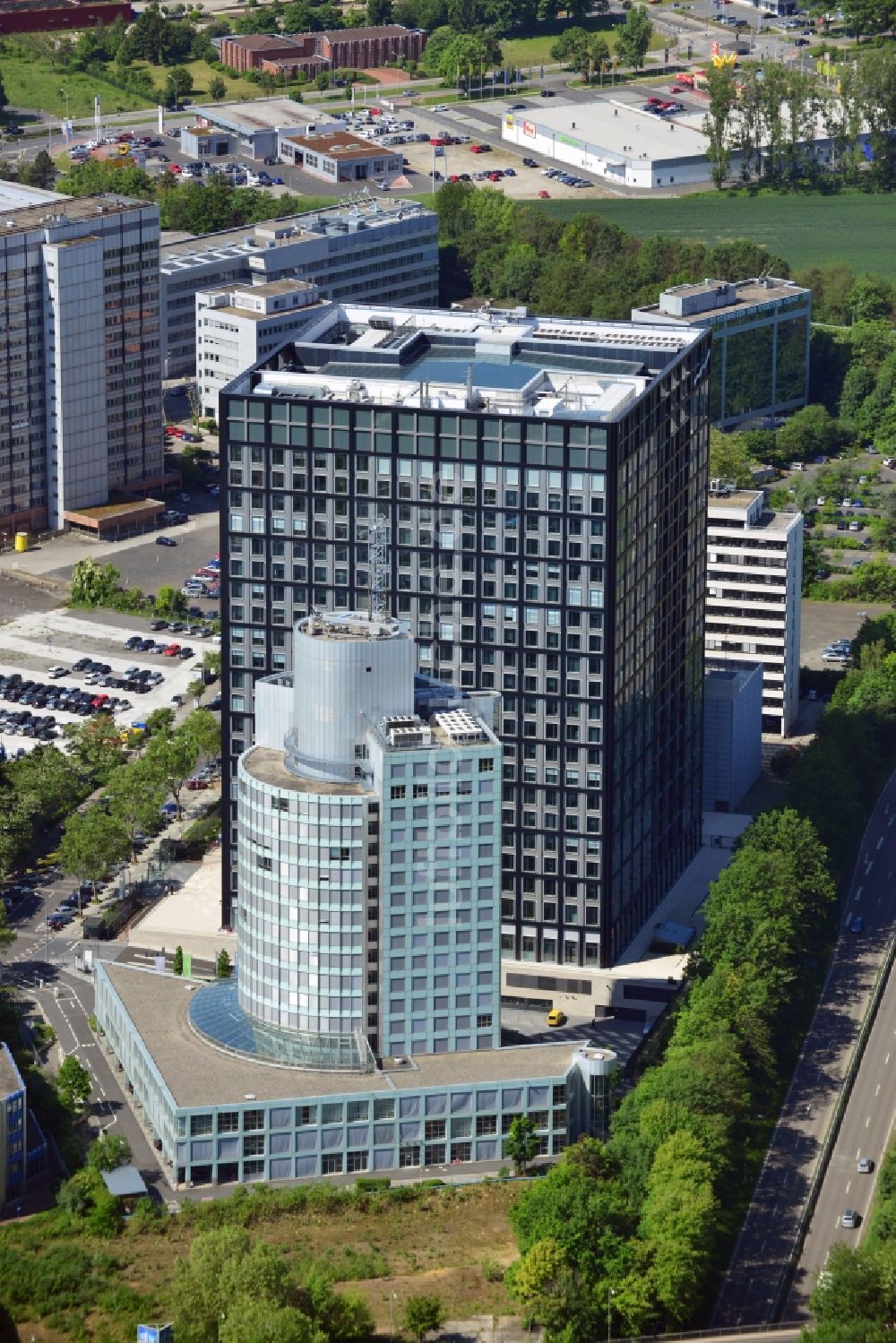 Eschborn aus der Vogelperspektive: Der Taunus Tower in Eschborn in der Stadtregion Frankfurt im Bundesland Hessen