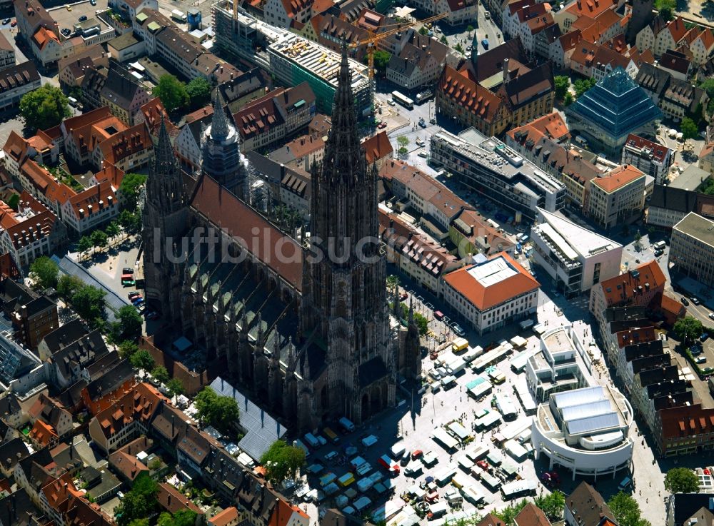 Ulm von oben - Der Ulmer Münster im Bundesland Baden-Württemberg