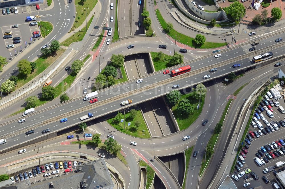 Luftbild Koblenz - Der Verkehrsknotenpunkt Saarplatz in der Stadtmitte von Koblenz im Bundesland Rheinland-Pfalz