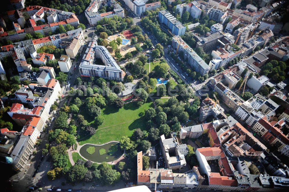 Berlin Mitte aus der Vogelperspektive: Der Volkspark am Weinberg an der Brunnenstraße in Berlin-Mitte