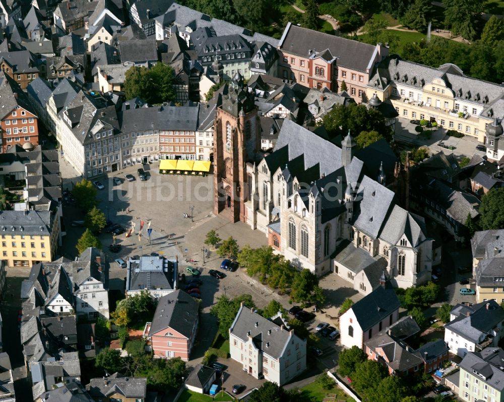 Luftaufnahme Wetzlar - Der Wetzlarer Dom im Zentrum der Stadt im Bundesland Hessen