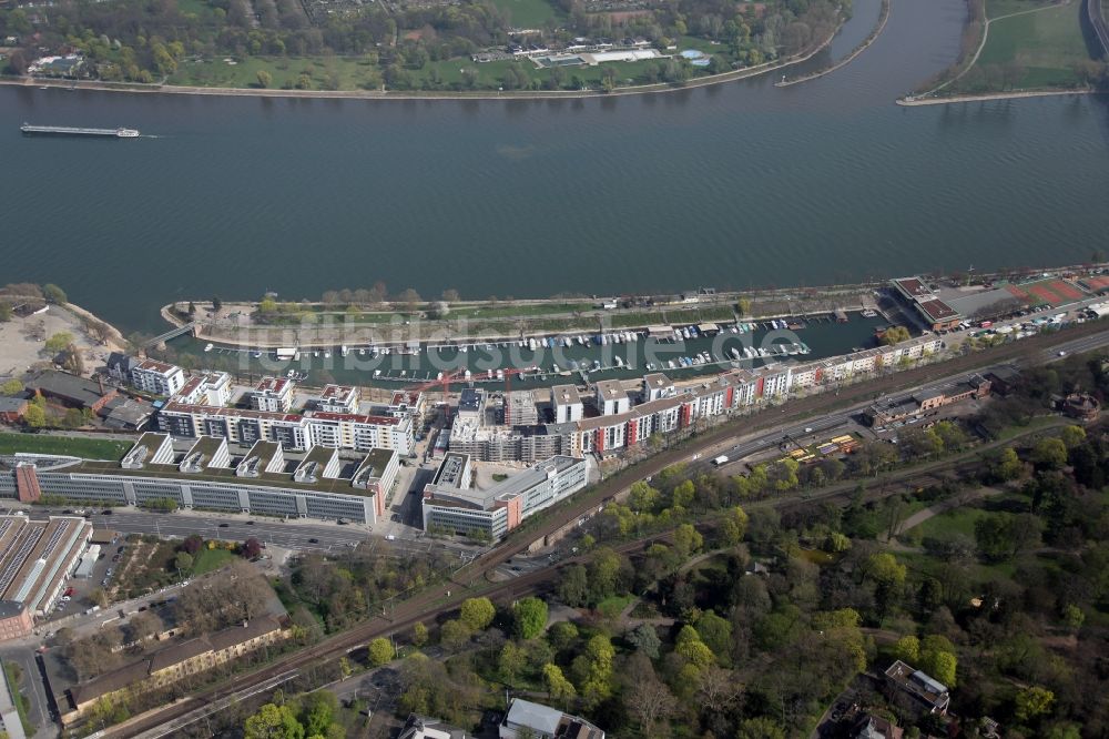 Mainz von oben - Der Winterhafen in Mainz im Bundesland Rheinland-Pfalz