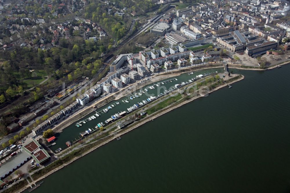 Luftaufnahme Mainz - Der Winterhafen in Mainz im Bundesland Rheinland-Pfalz