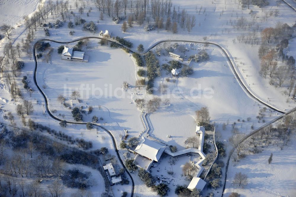 Luftbild Berlin - Der winterlich verschneite Erholungspark Marzahn