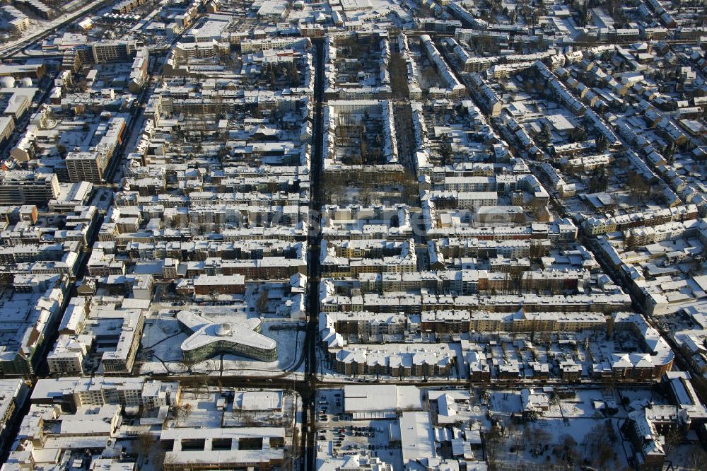 Luftbild Oberhausen - Der winterliche Oberhausener Stadtteil Mitte mit der Marktstraße und dem neuen Sparkassengebäude