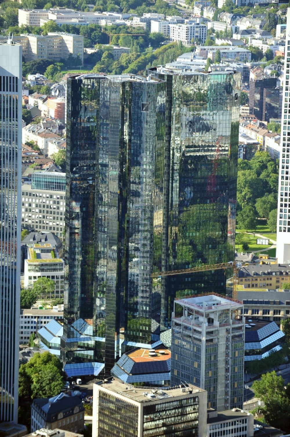 Frankfurt am Main aus der Vogelperspektive: , designed by Walter Hanig, Heinz Schmidt and John Scheid and has since been modernized