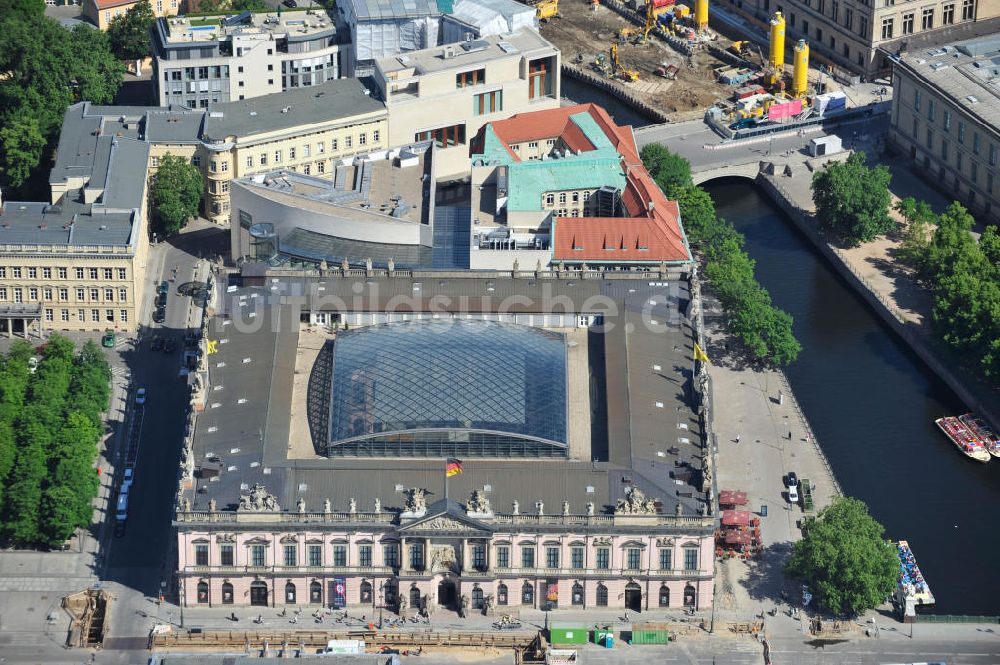  aus der Vogelperspektive: Deutsche Historische Museum, DHM in Berlin Mitte