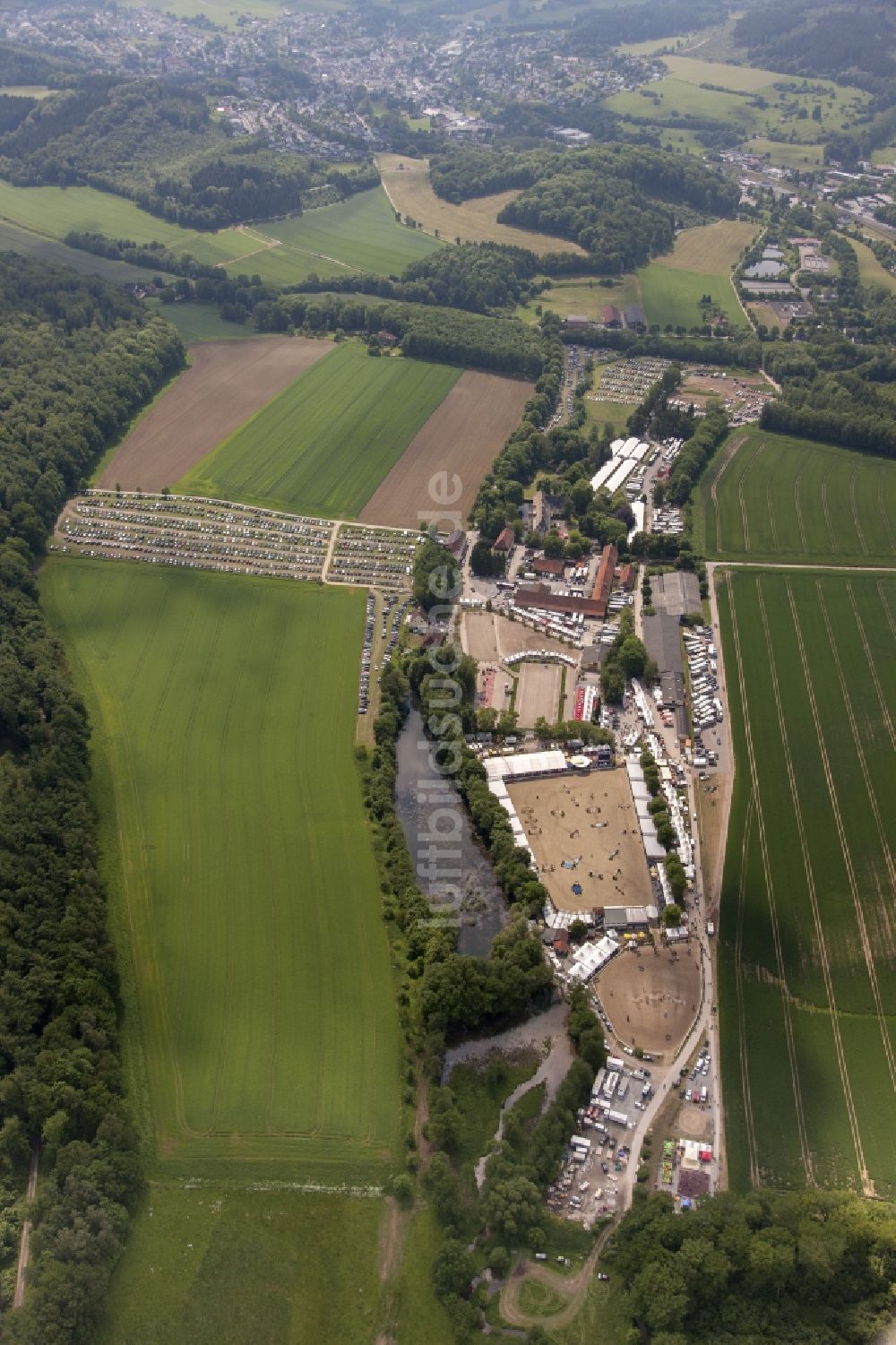 Balve von oben - Deutsche Meisterschaft im Springreiten in Balve im Bundesland Nordrhein-Westfalen NRW