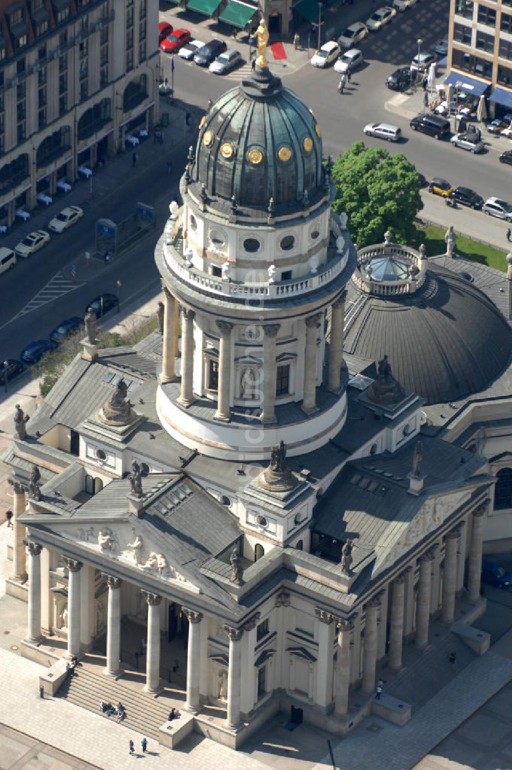 Berlin von oben - Deutschen Dom am Gendarmenmarkt in Berlin-Mitte