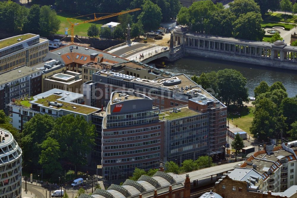 Berlin Mitte von oben - Deutscher Gewerkschaftsbund (DGB) Bundesvorstand am Henriette-Herz-Platz in Berlin Mitte