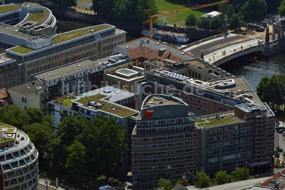 Berlin Mitte aus der Vogelperspektive: Deutscher Gewerkschaftsbund (DGB) Bundesvorstand am Henriette-Herz-Platz in Berlin Mitte