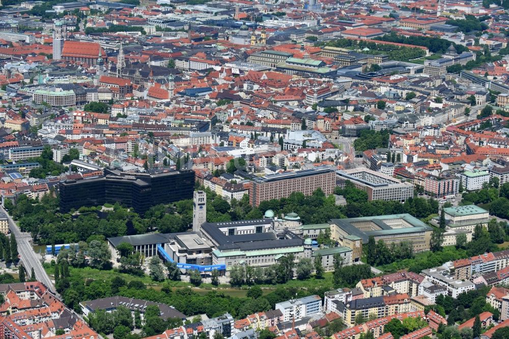 München aus der Vogelperspektive: Deutsches Museum in München im Bundesland Bayern