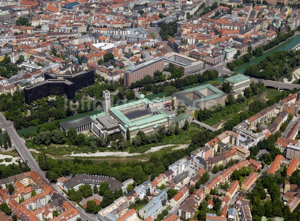 München aus der Vogelperspektive: Deutsches Museum auf der Museumsinsel in München im Bundesland Bayern