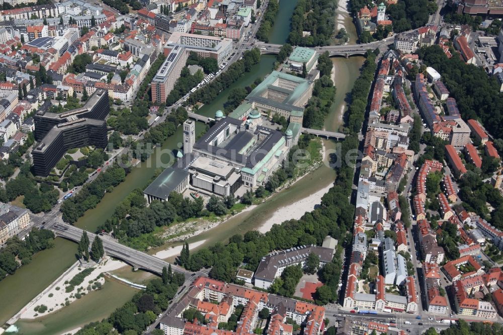 München aus der Vogelperspektive: Deutsches Museum auf der Museumsinsel in München im Bundesland Bayern